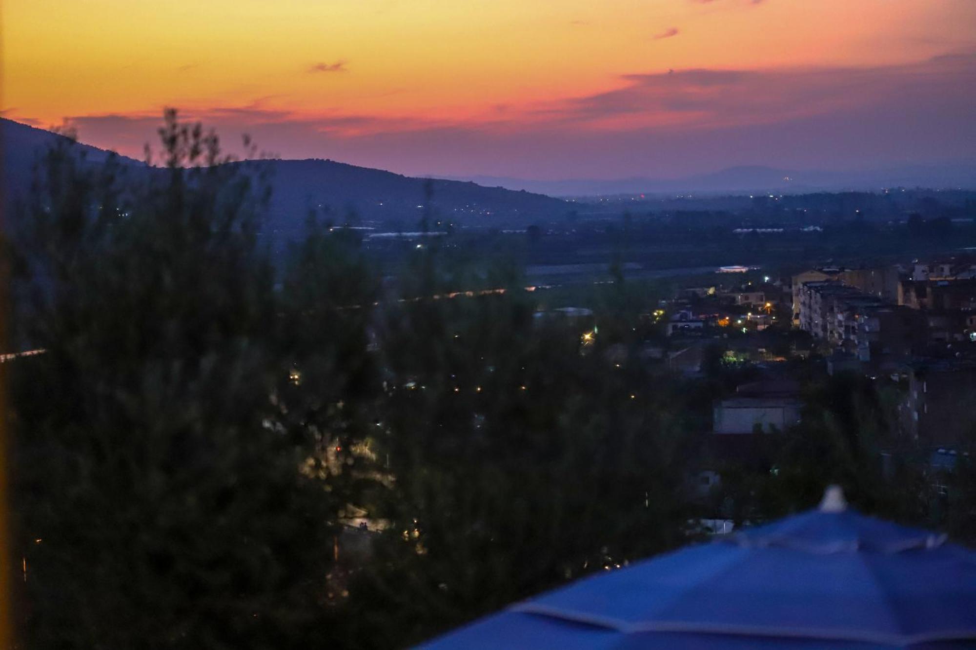 Hostal Bujtina Musta Berat Exterior foto