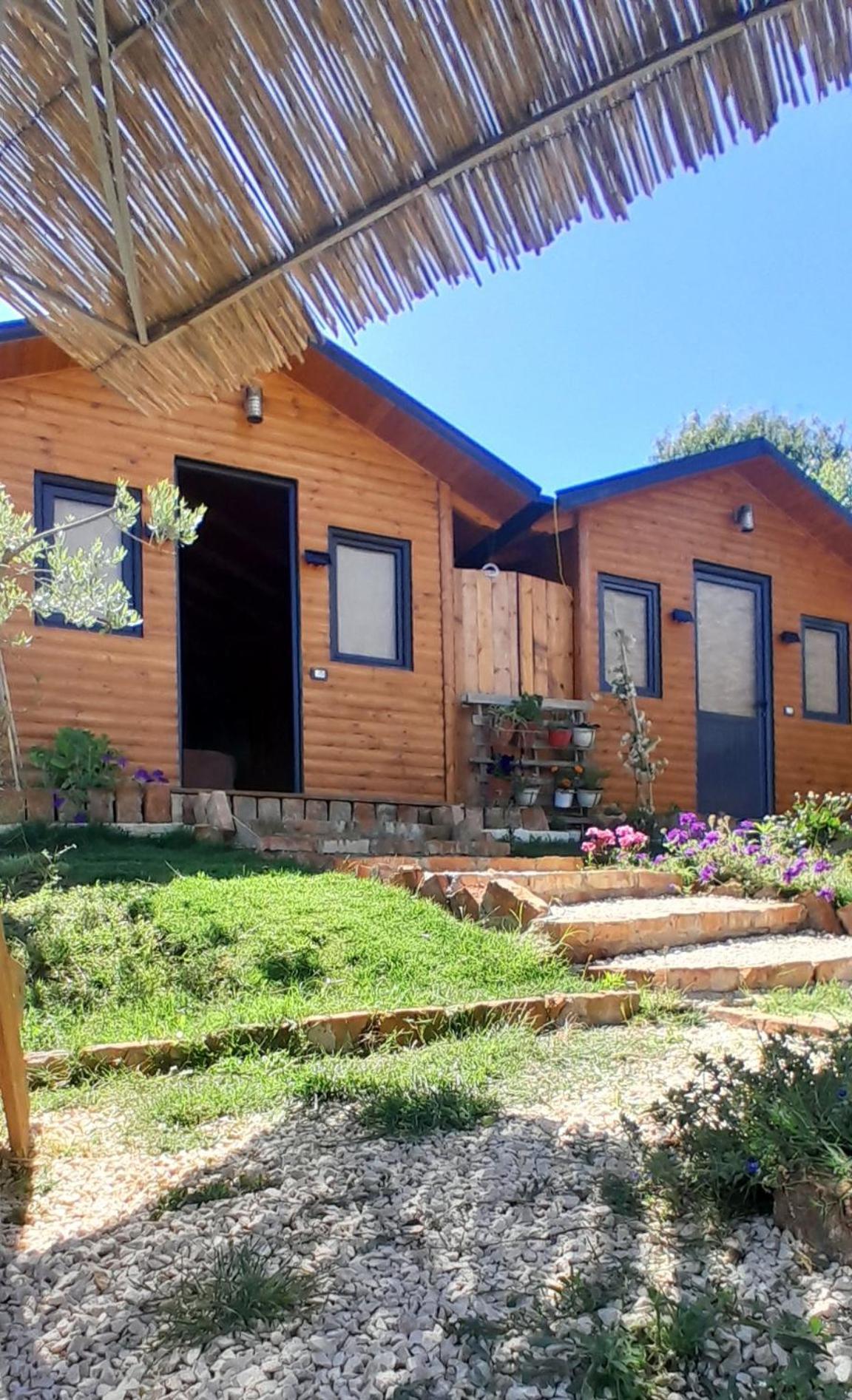 Hostal Bujtina Musta Berat Habitación foto